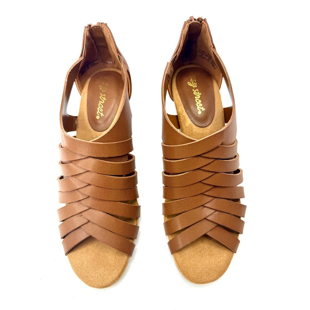 Easy Street Women's Vanni Block Heel Sandals Cognac Size 7.5M NWT/BOX - Picture 3 of 8